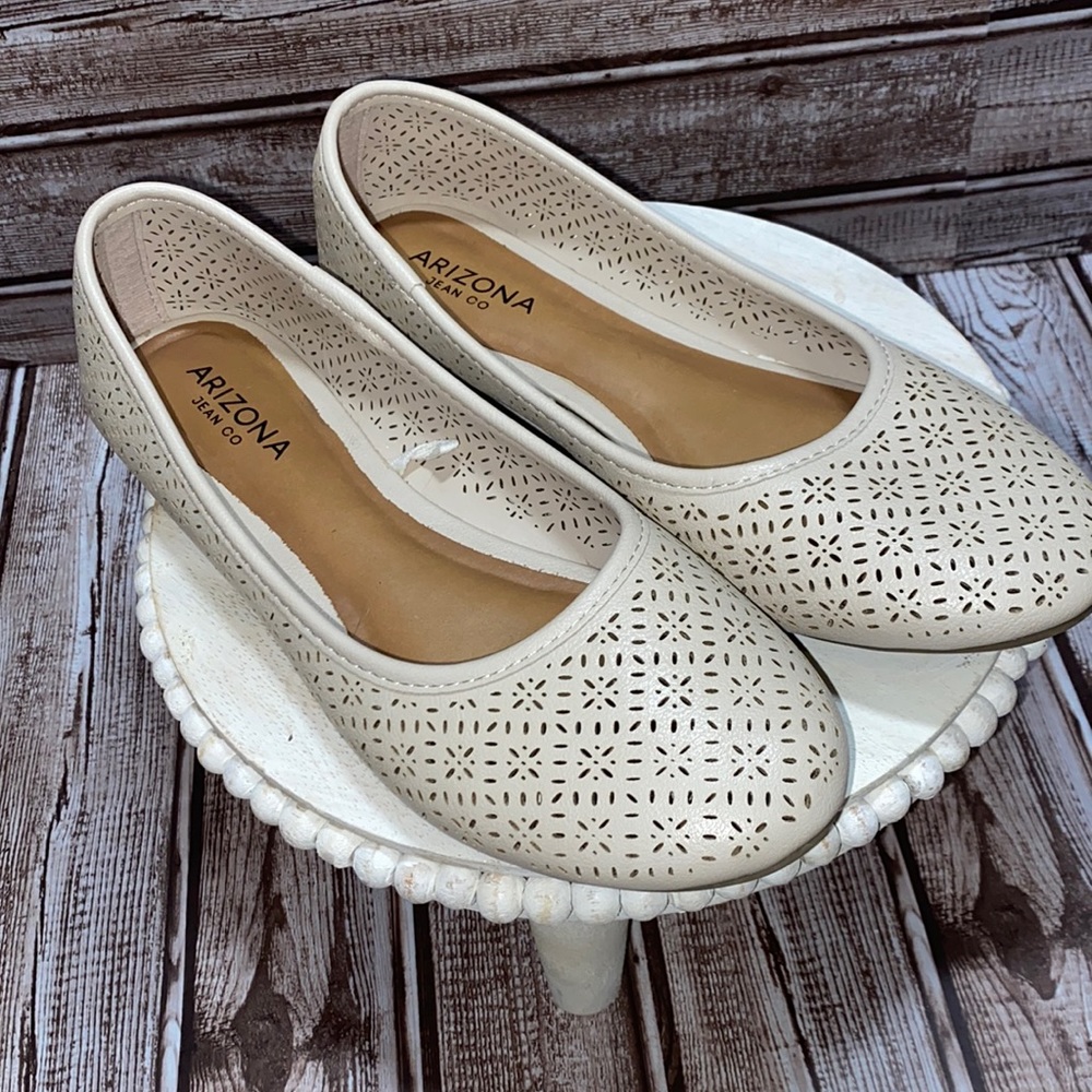 Dress shoes